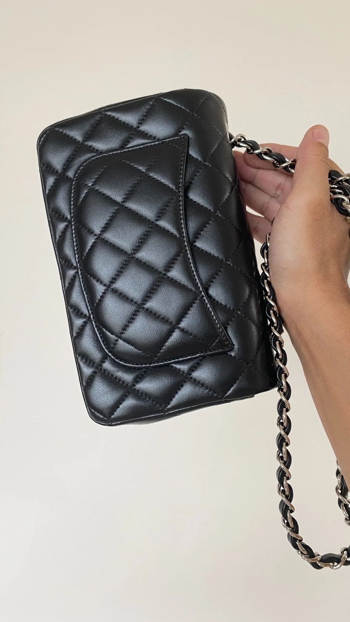 샤넬 클래식 미니 램스킨 블랙 실버