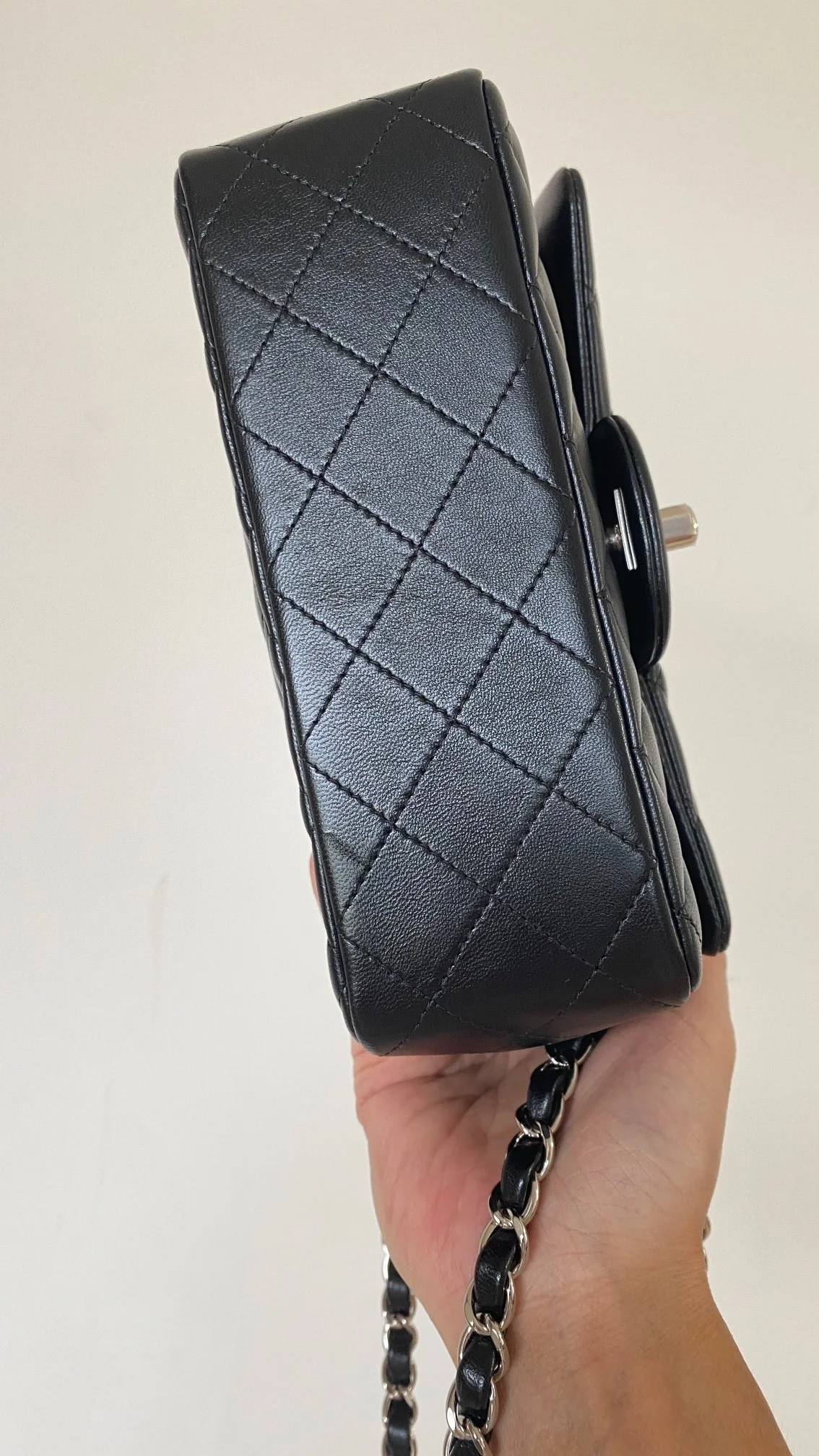 샤넬 클래식 미니 램스킨 블랙 실버