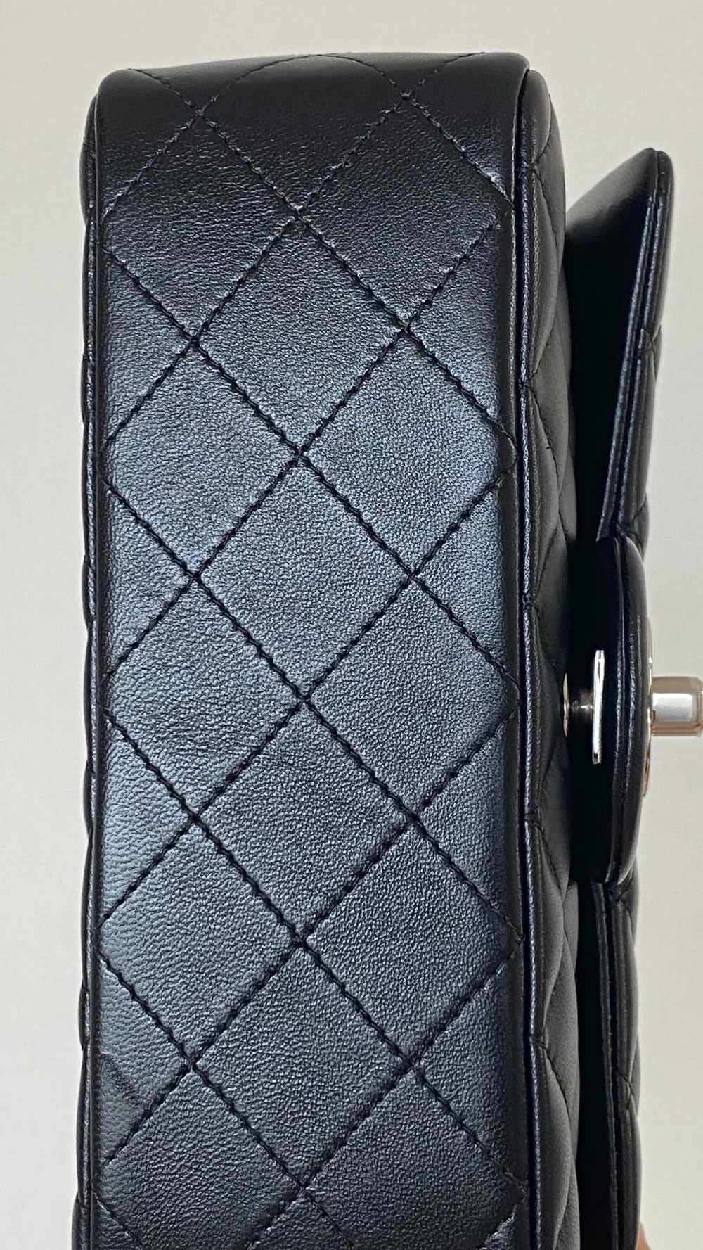 샤넬 클래식 미니 램스킨 블랙 실버