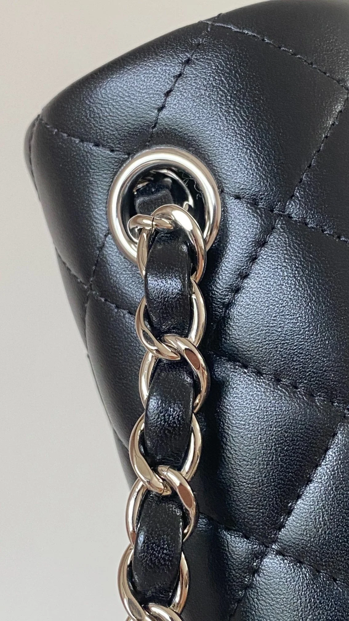 샤넬 클래식 미니 램스킨 블랙 실버