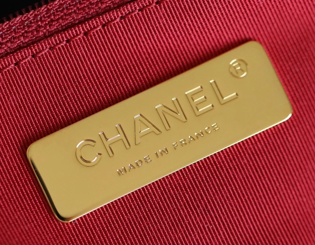 샤넬 19백 라지 램스킨 블랙 골드