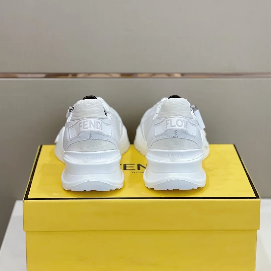 펜디 플로우 그화이트 가죽 로우탑