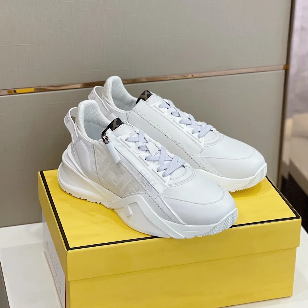 펜디 플로우 그화이트 가죽 로우탑