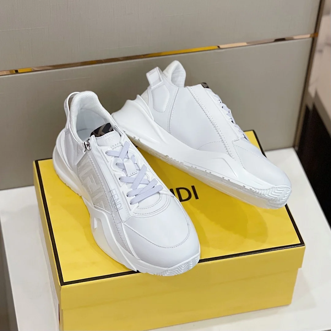 펜디 플로우 그화이트 가죽 로우탑