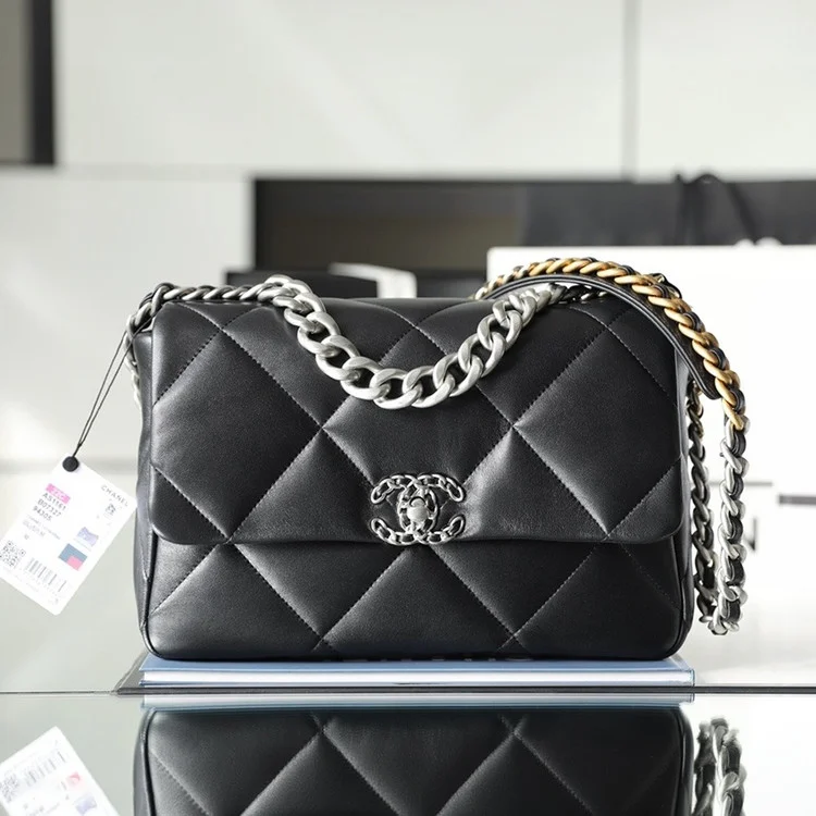 샤넬 19백 라지 램스킨 블랙 실버