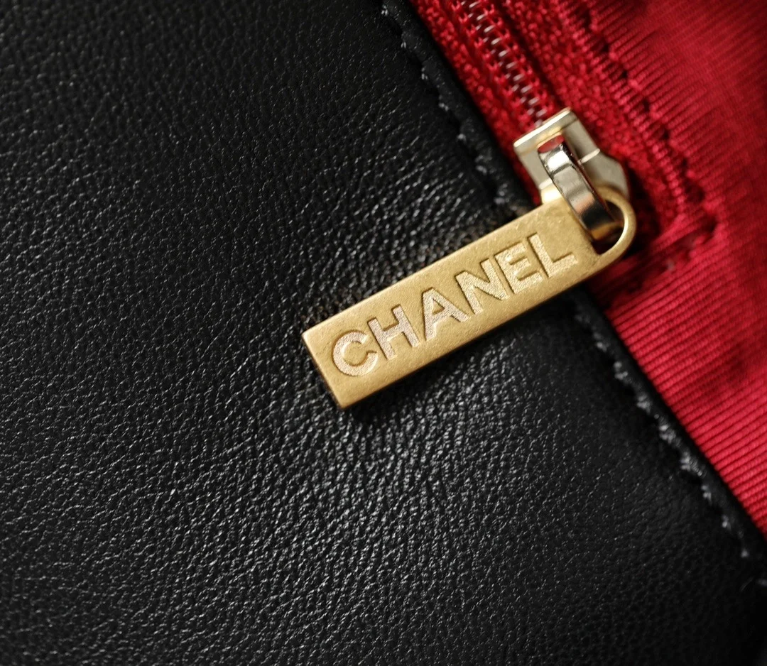 샤넬 19백 라지 램스킨 블랙 실버