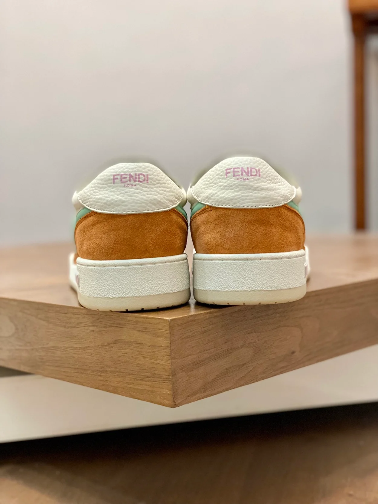 펜디 매치 스웨이드 스니커즈