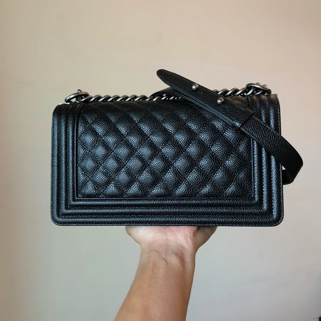 샤넬 보이백 미디움 캐비어 블랙 빈티지 실버