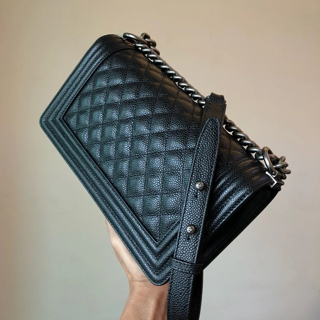 샤넬 보이백 미디움 캐비어 블랙 빈티지 실버