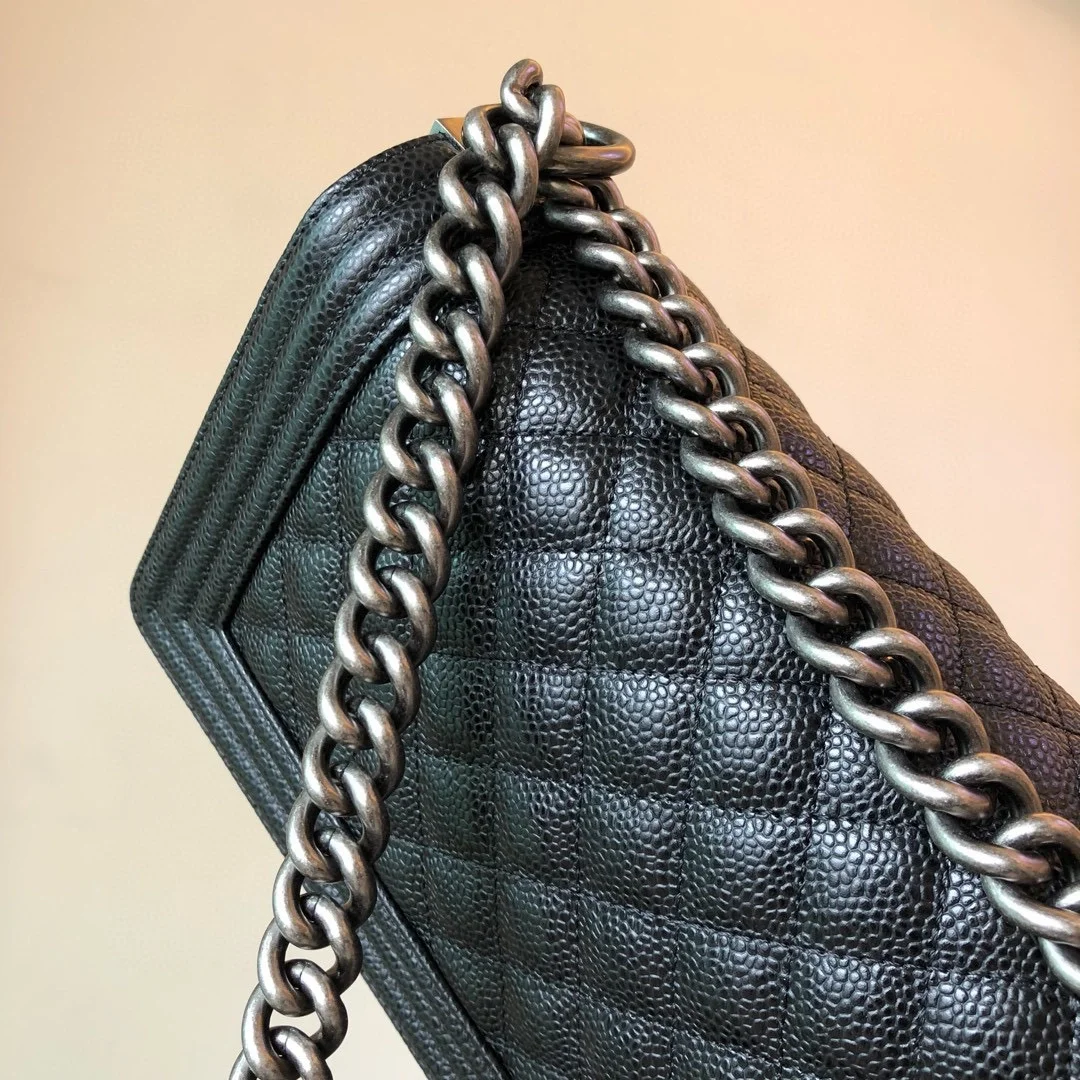 샤넬 보이백 미디움 캐비어 블랙 빈티지 실버