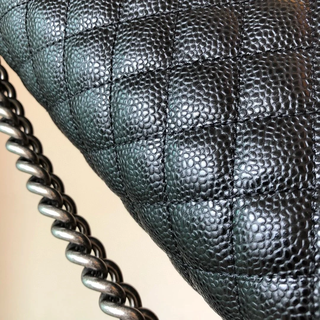 샤넬 보이백 미디움 캐비어 블랙 빈티지 실버