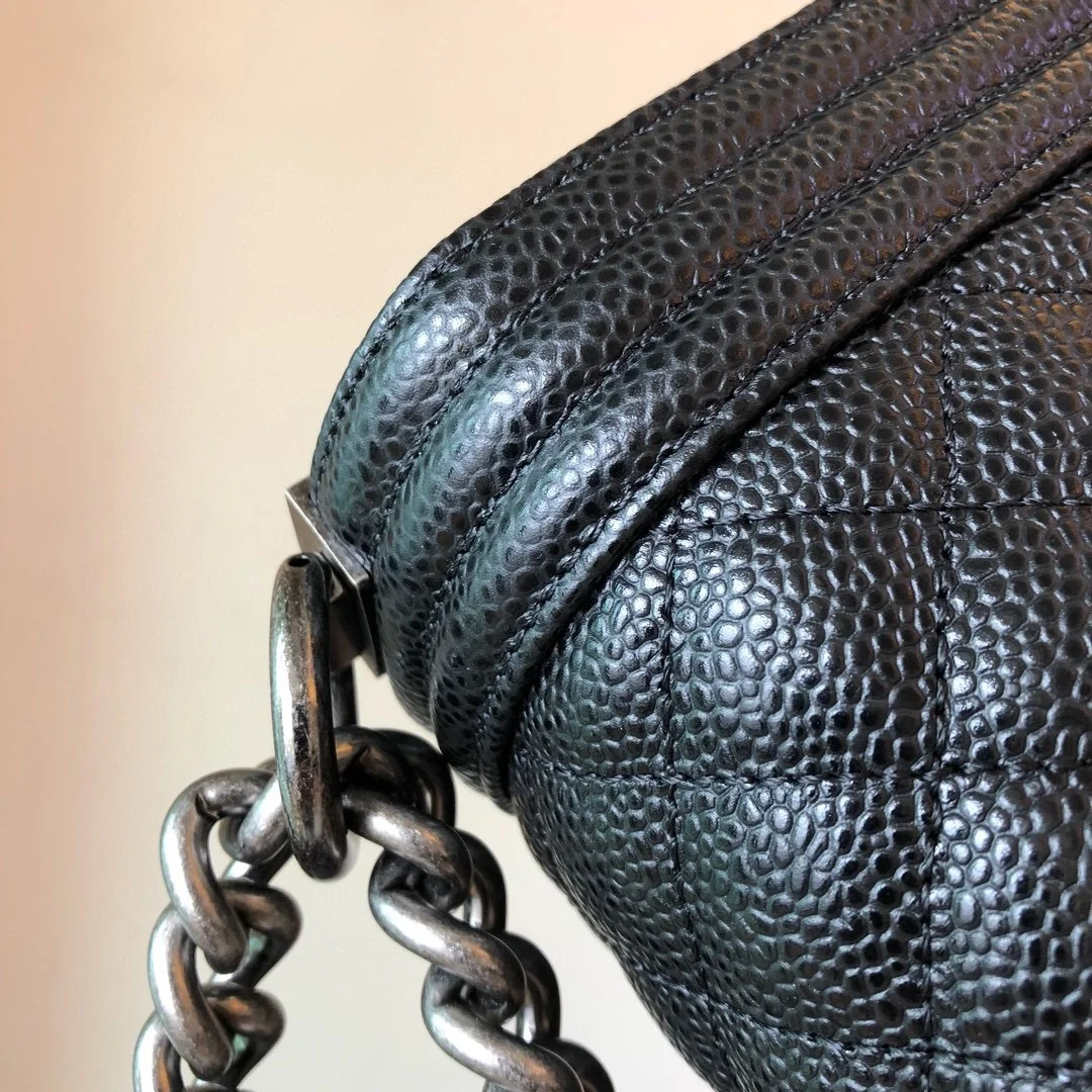 샤넬 보이백 미디움 캐비어 블랙 빈티지 실버