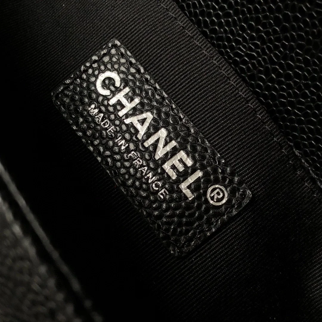 샤넬 보이백 미디움 캐비어 블랙 빈티지 실버