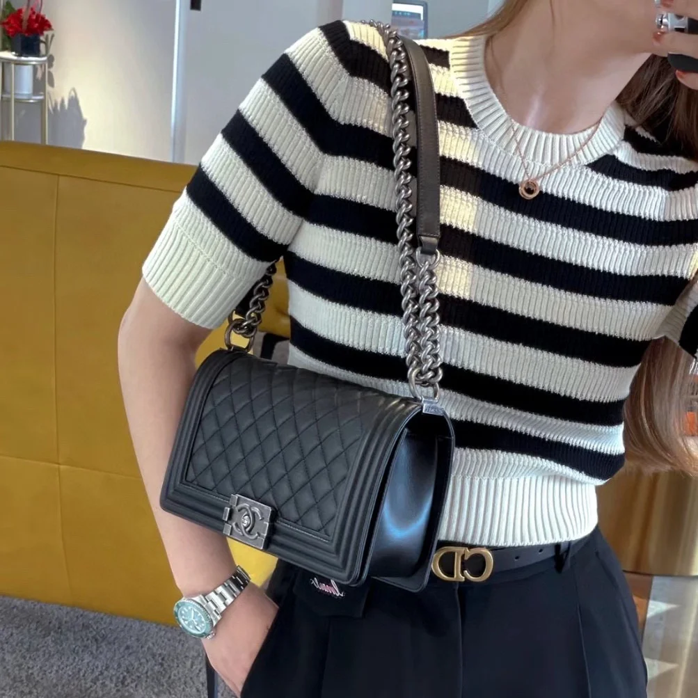 샤넬 보이백 미디움 캐비어 블랙 빈티지 실버