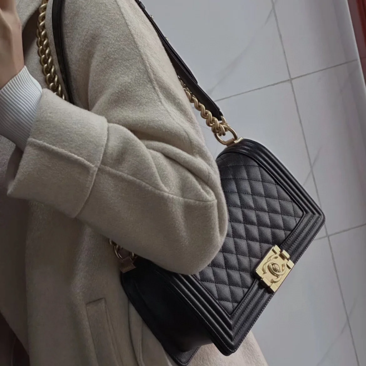 샤넬 보이백 미디움 캐비어 블랙 빈티지 실버