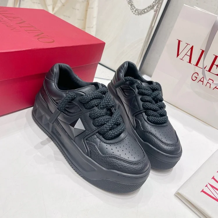 발렌티노 원스터드 블랙