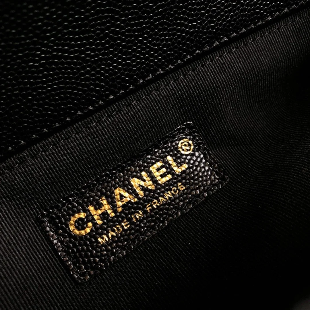 샤넬 보이백 미디움 캐비어 블랙 빈티지 골드