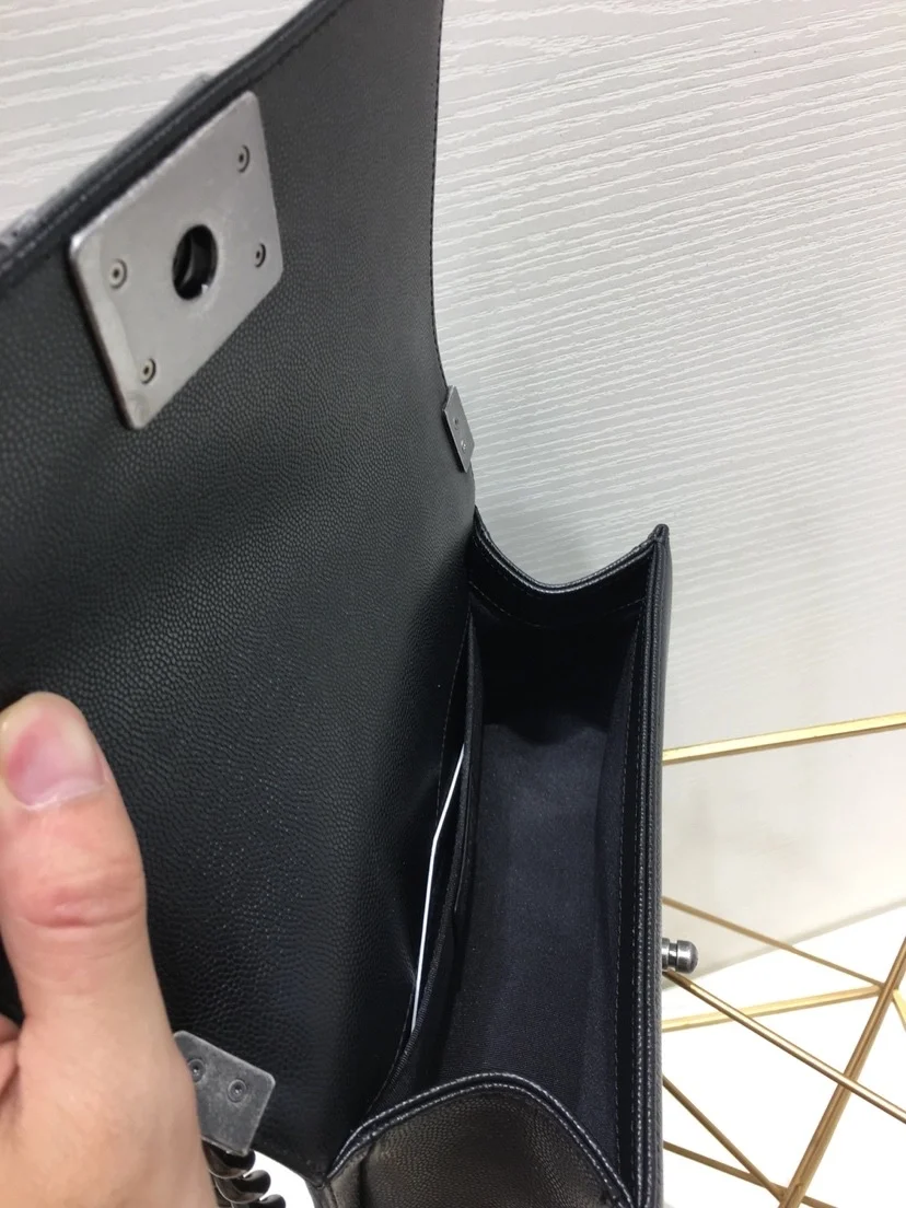 샤넬 보이백 스몰 캐비어 블랙 빈티지 실버