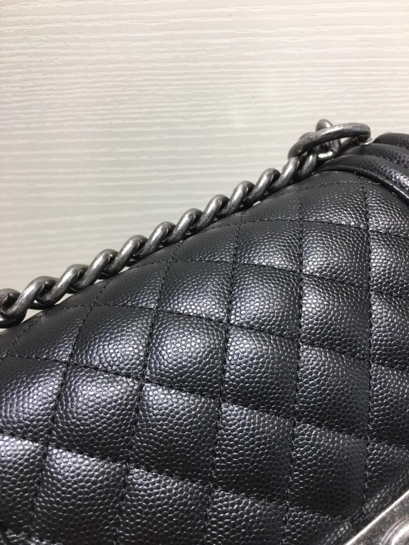 샤넬 보이백 스몰 캐비어 블랙 빈티지 실버