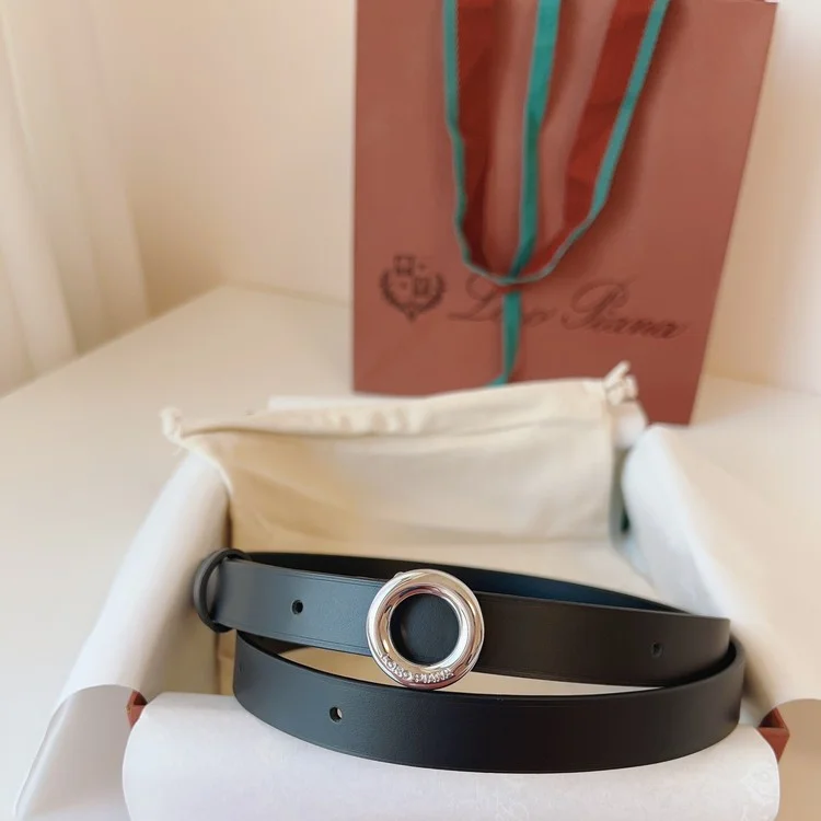 로로피아나 레더 블랙 은장 벨트