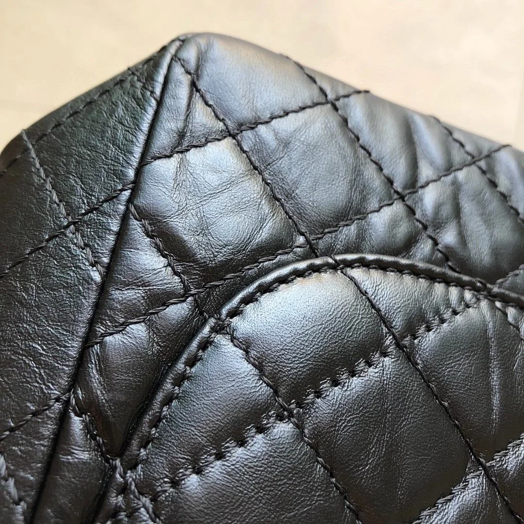 샤넬 2.55 빈티지 미디움 플랩백 블랙 빈티지 골드