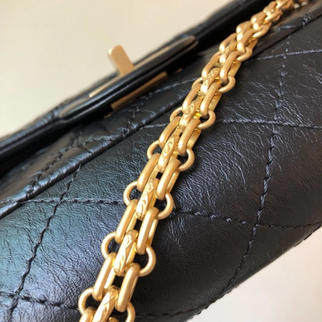 샤넬 2.55 빈티지 미디움 플랩백 블랙 빈티지 골드