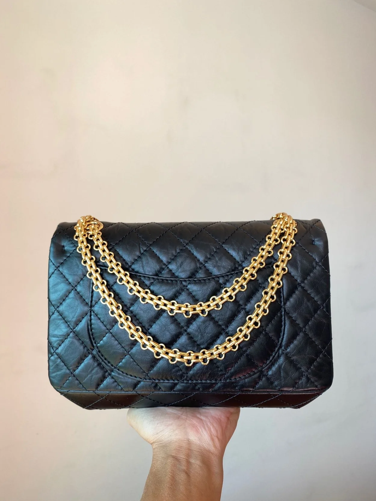 샤넬 2.55 빈티지 미디움 플랩백 블랙 샴페인 골드