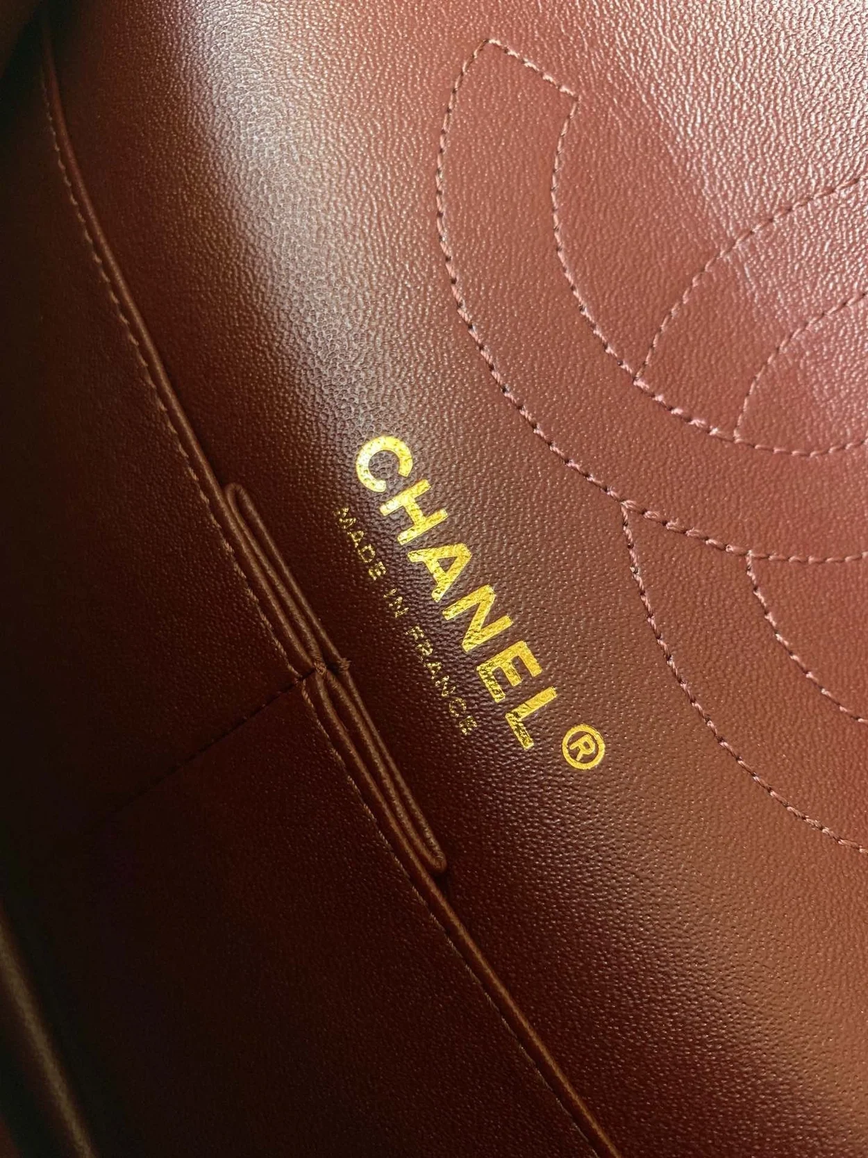 샤넬 2.55 빈티지 미디움 플랩백 블랙 샴페인 골드