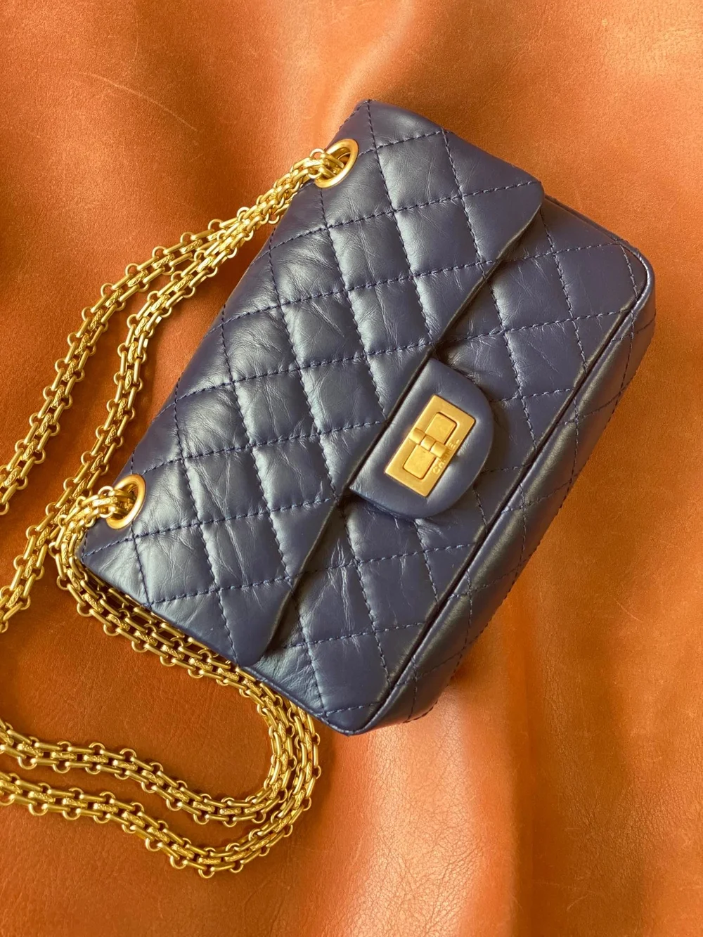 샤넬 2.55 빈티지 미니 플랩백 딥블루 골드