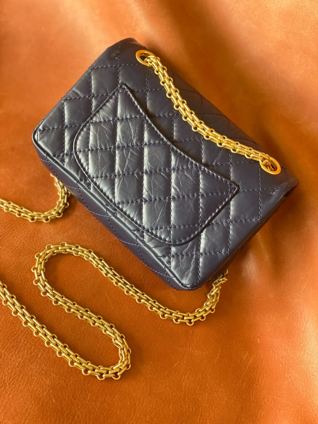 샤넬 2.55 빈티지 미니 플랩백 딥블루 골드