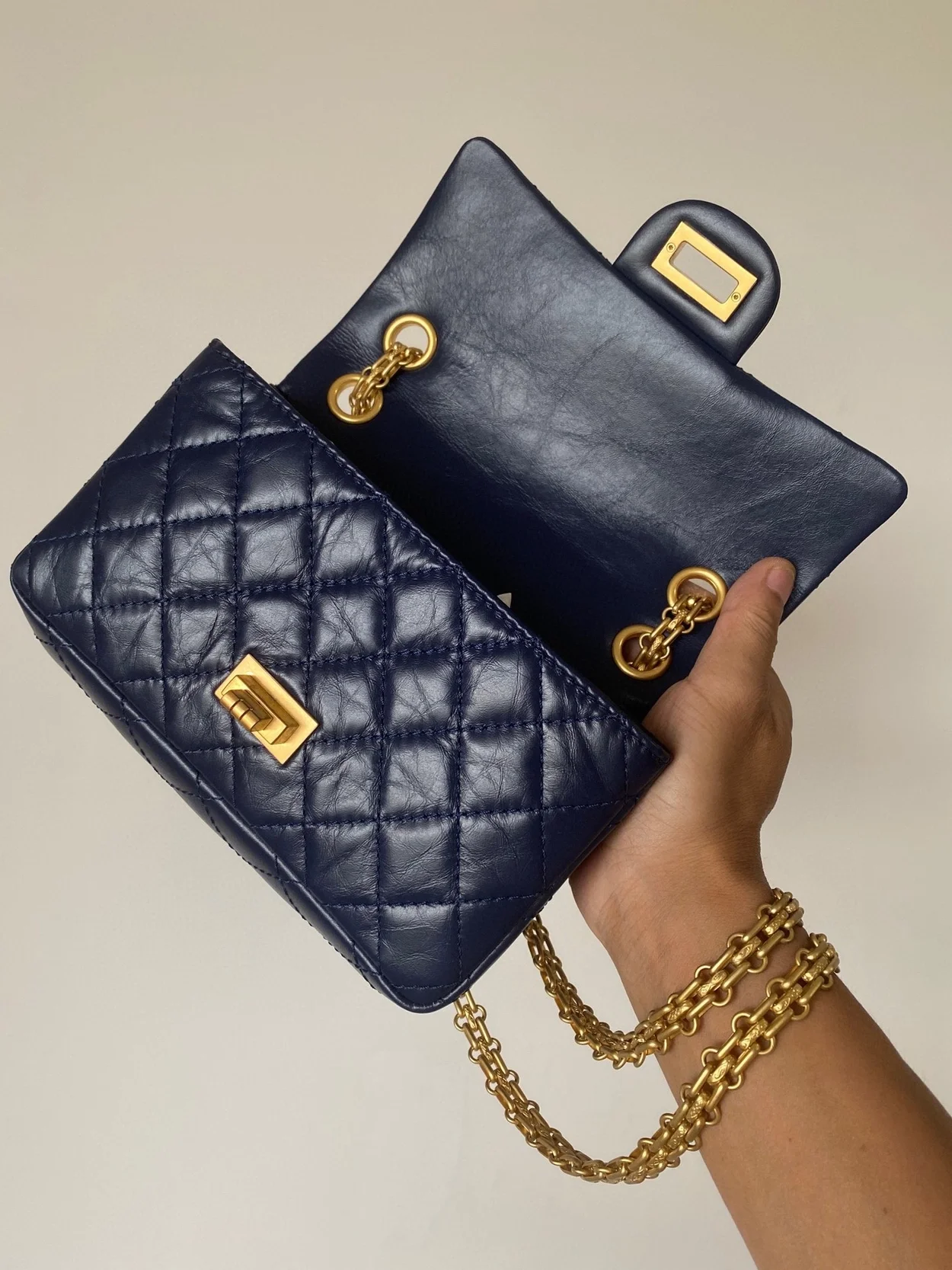 샤넬 2.55 빈티지 미니 플랩백 딥블루 골드