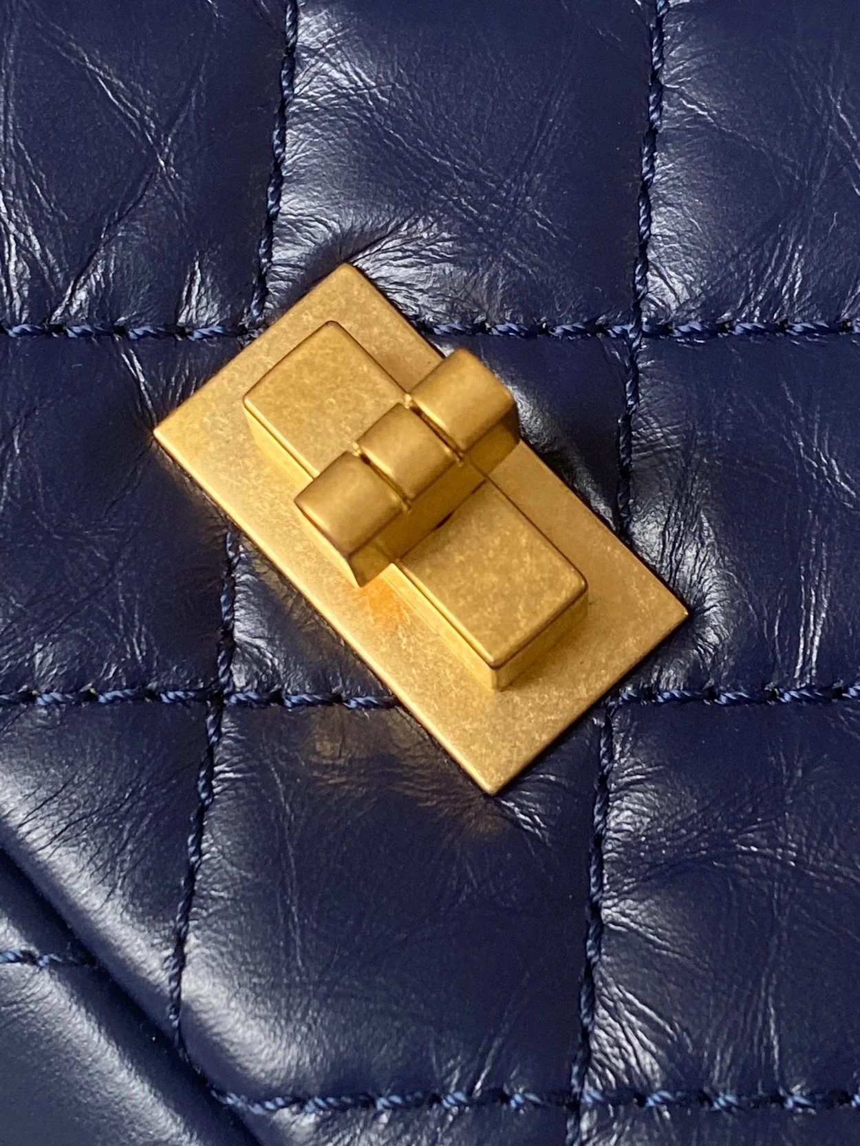 샤넬 2.55 빈티지 미니 플랩백 딥블루 골드