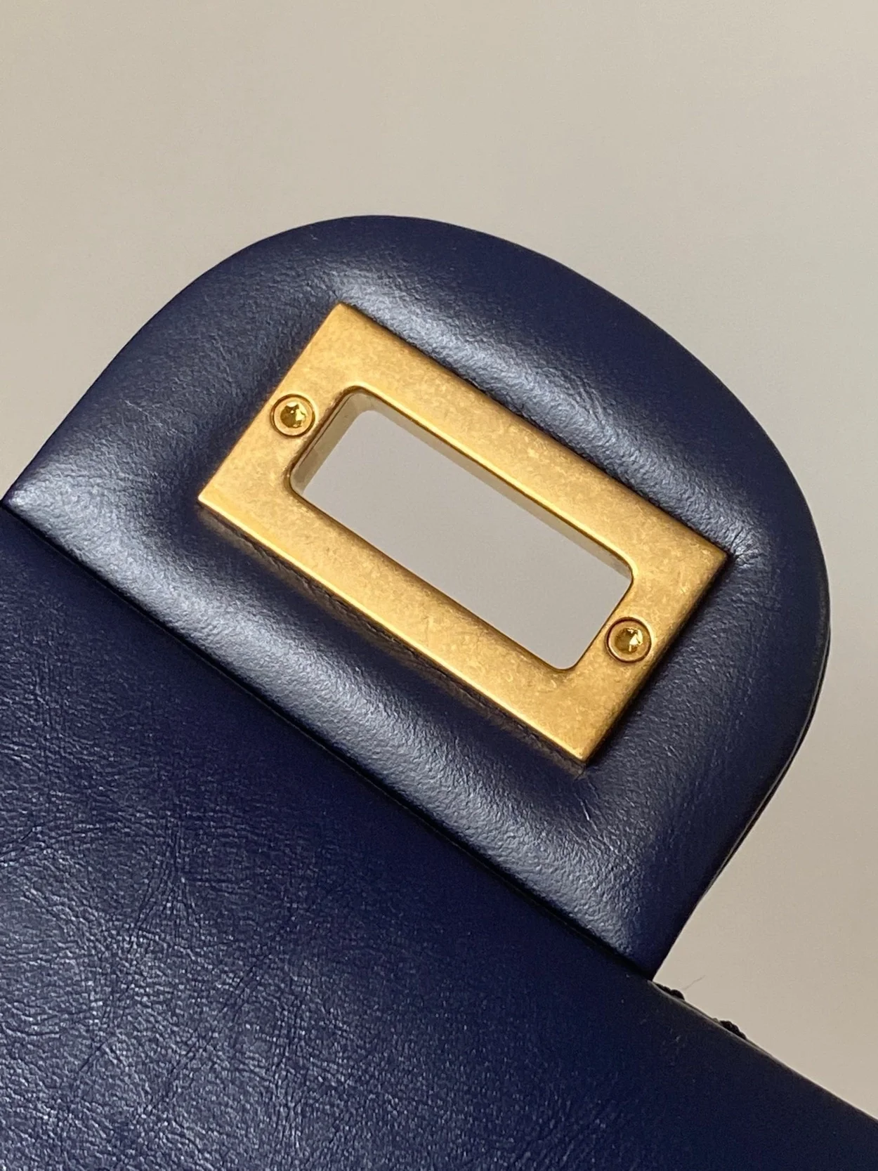 샤넬 2.55 빈티지 미니 플랩백 딥블루 골드