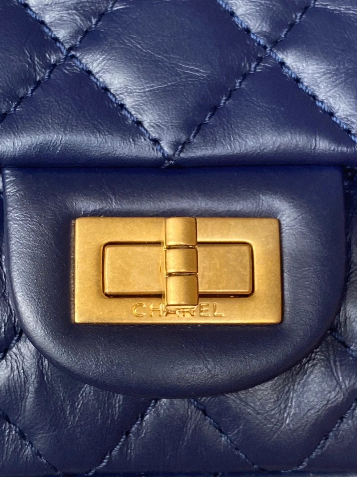 샤넬 2.55 빈티지 미니 플랩백 딥블루 골드