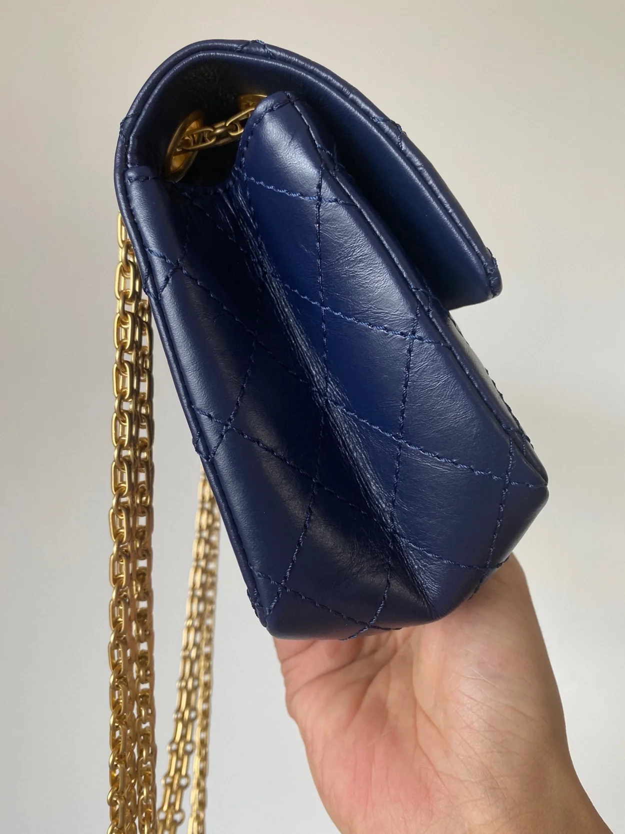 샤넬 2.55 빈티지 미니 플랩백 딥블루 골드