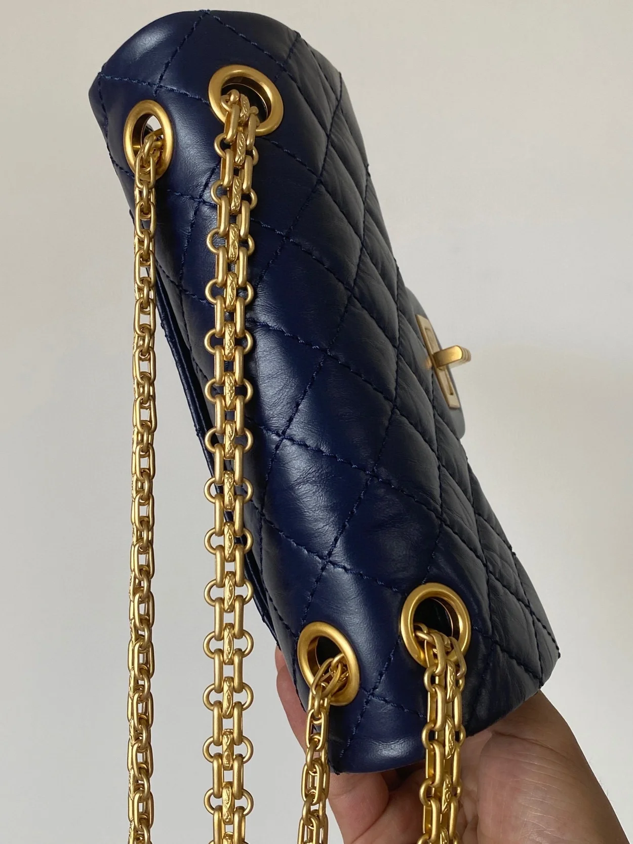 샤넬 2.55 빈티지 미니 플랩백 딥블루 골드