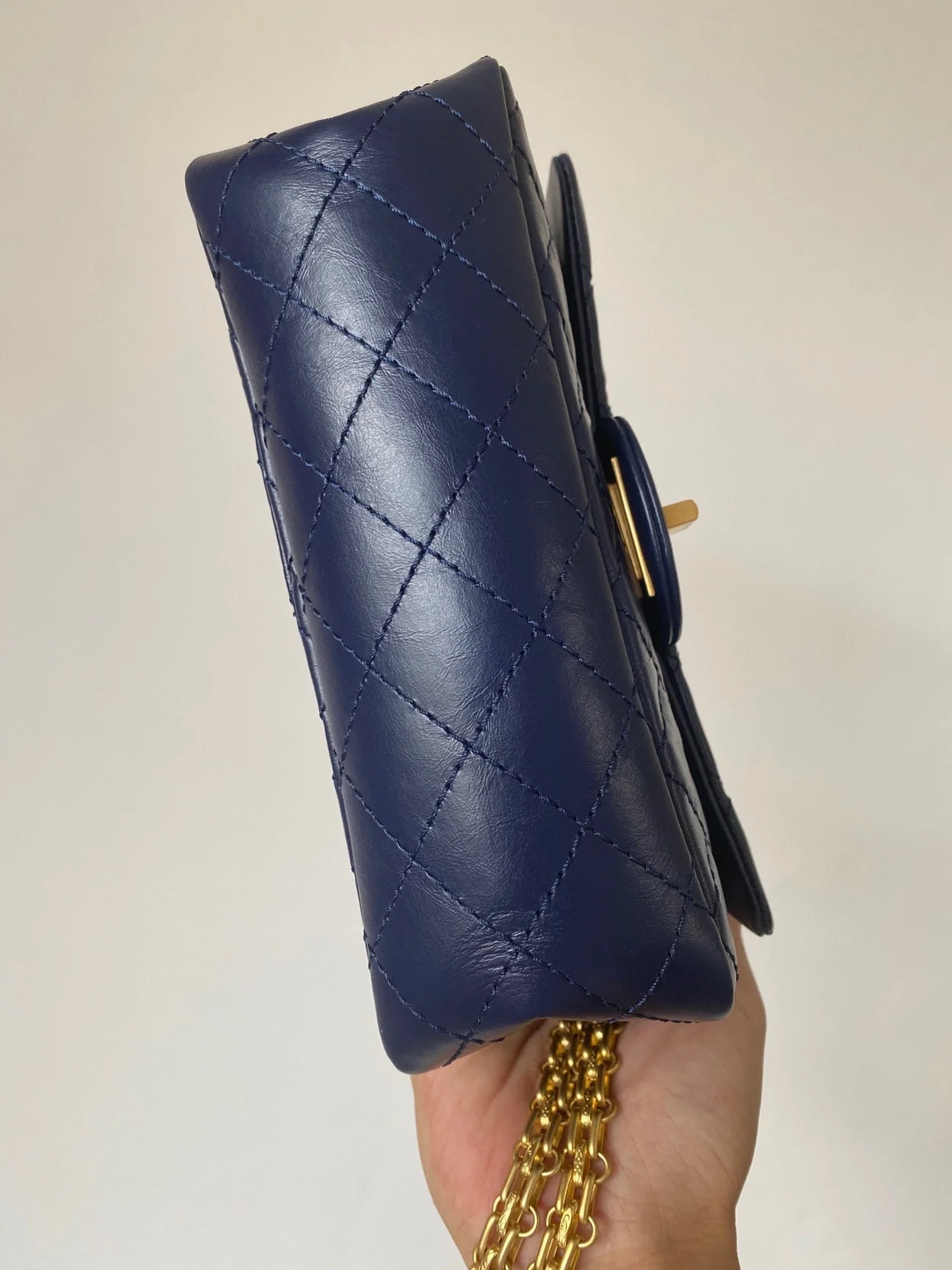 샤넬 2.55 빈티지 미니 플랩백 딥블루 골드