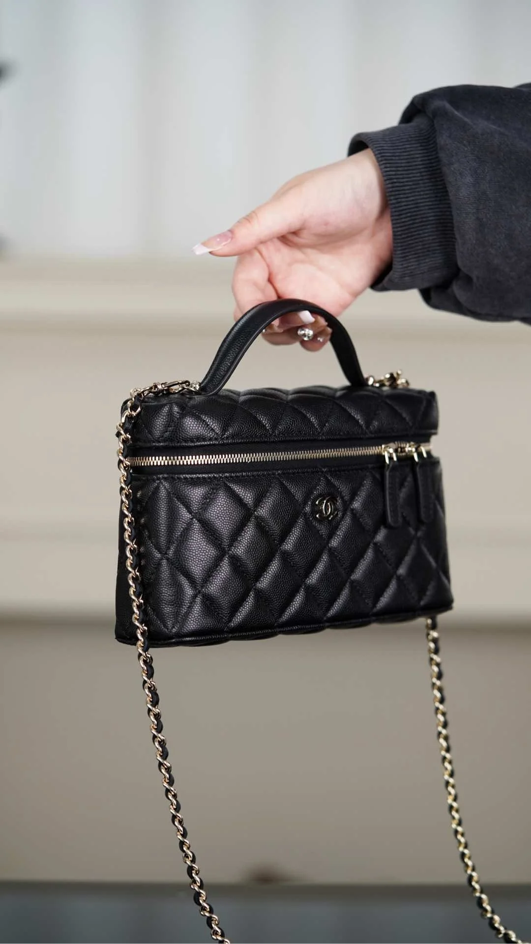 샤넬 탑핸들 캐비어 블랙 샴페인 골드 베니티백