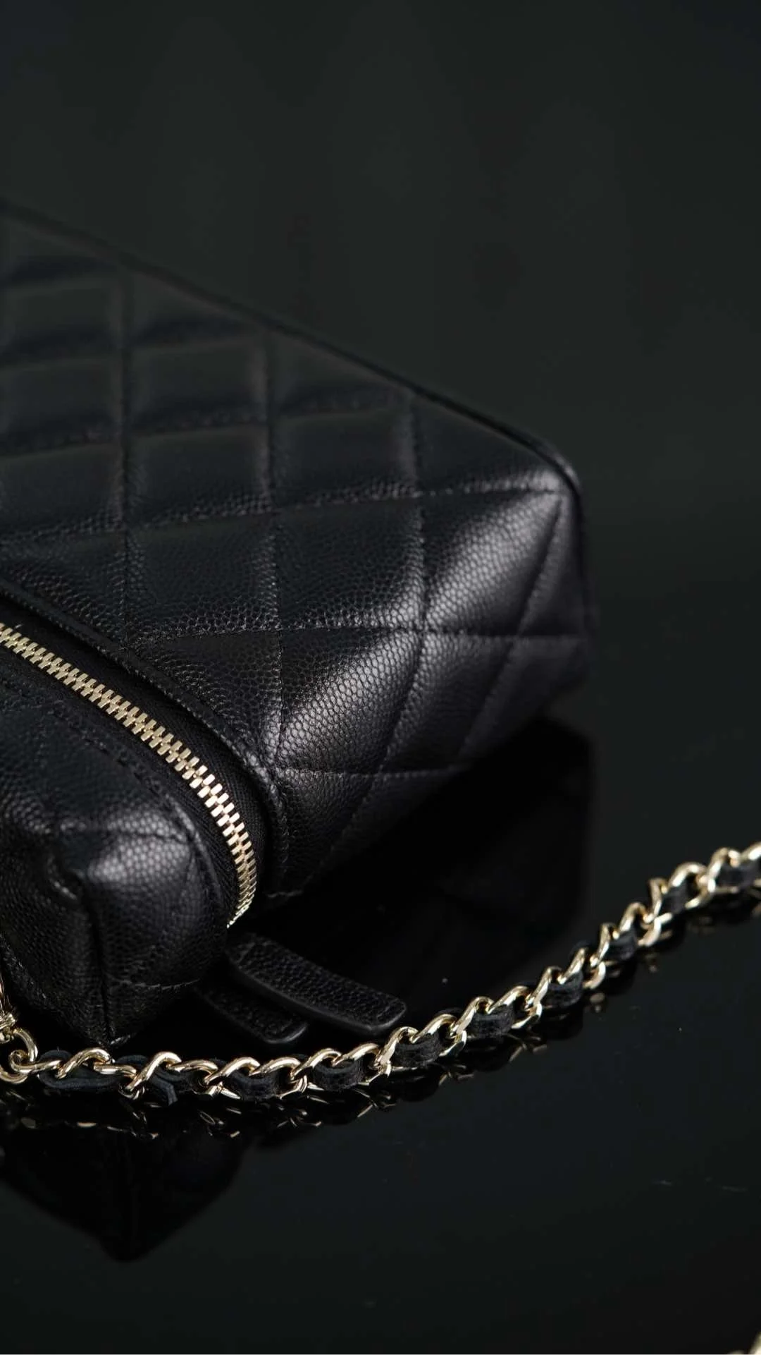 샤넬 탑핸들 캐비어 블랙 샴페인 골드 베니티백