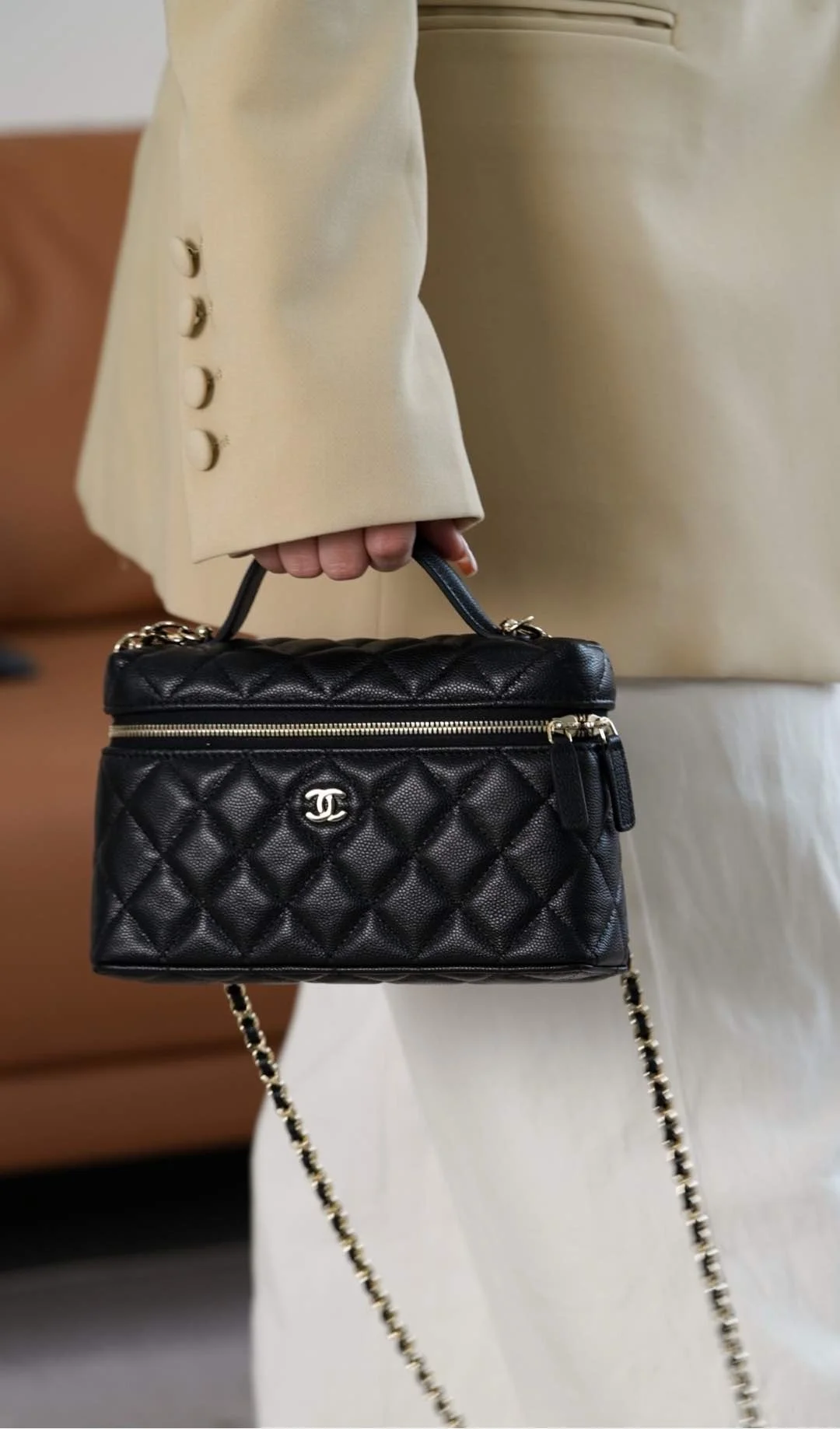 샤넬 탑핸들 캐비어 블랙 샴페인 골드 베니티백