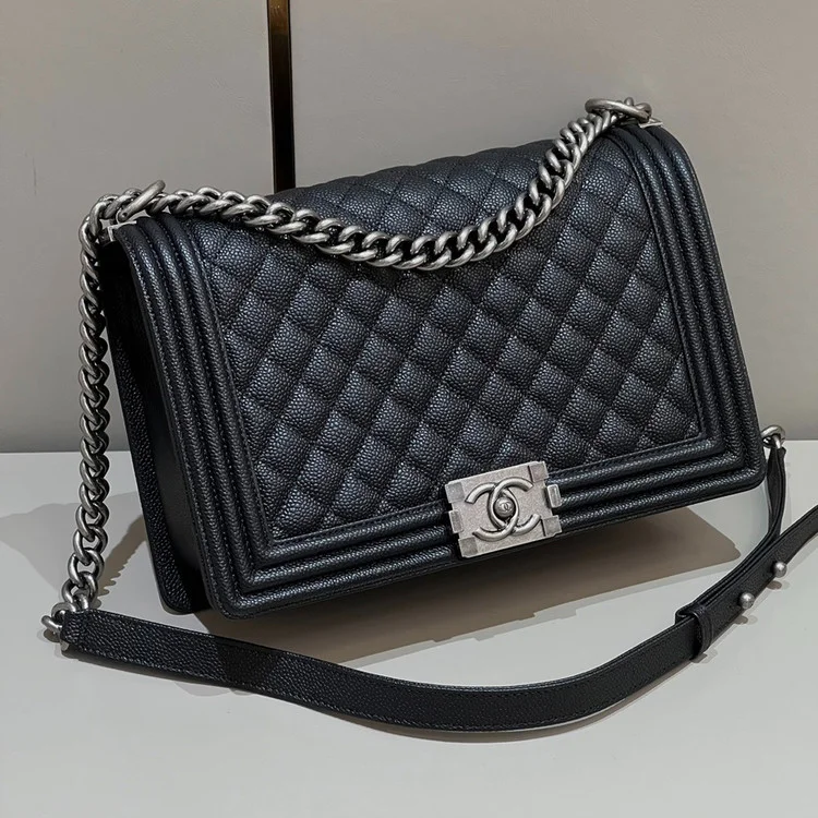 샤넬 보이백 라지 캐비어 블랙 빈티지 실버