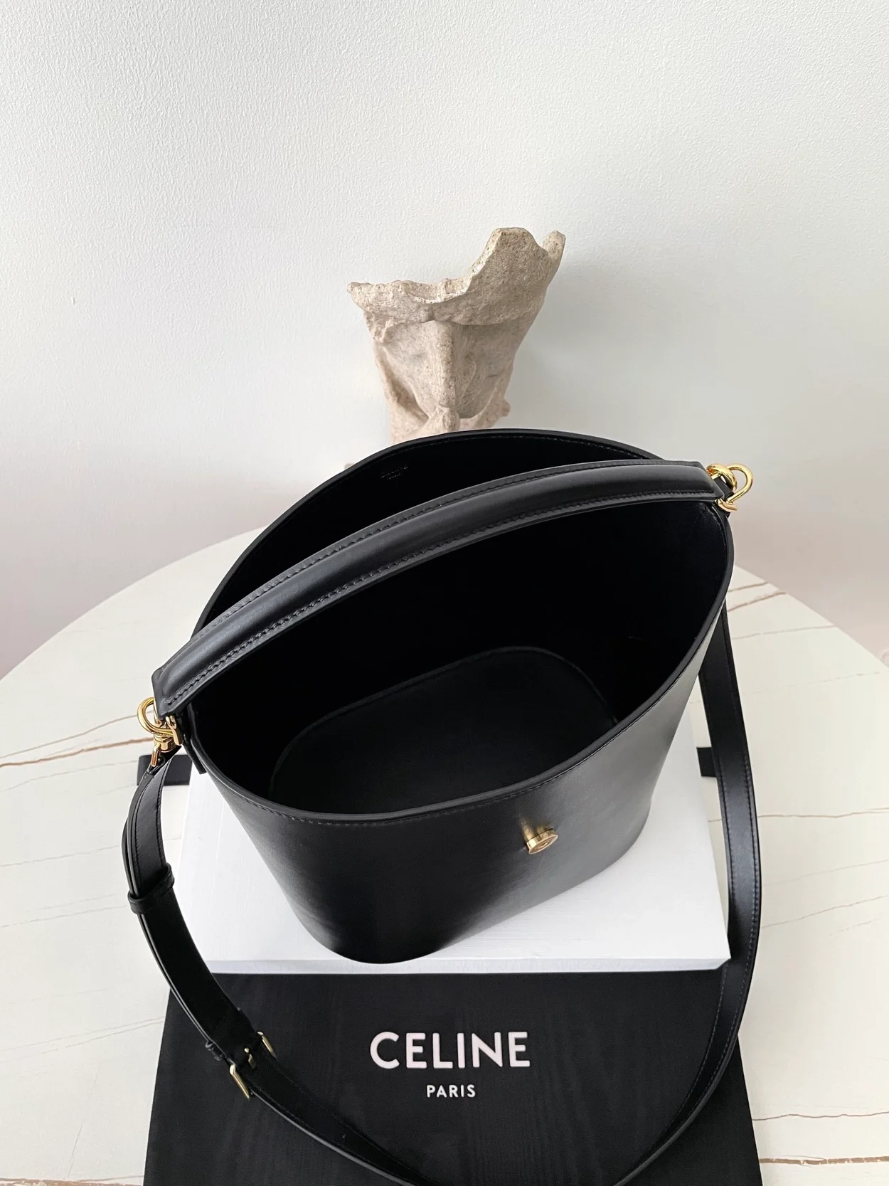 셀린느 미디엄 루이즈백