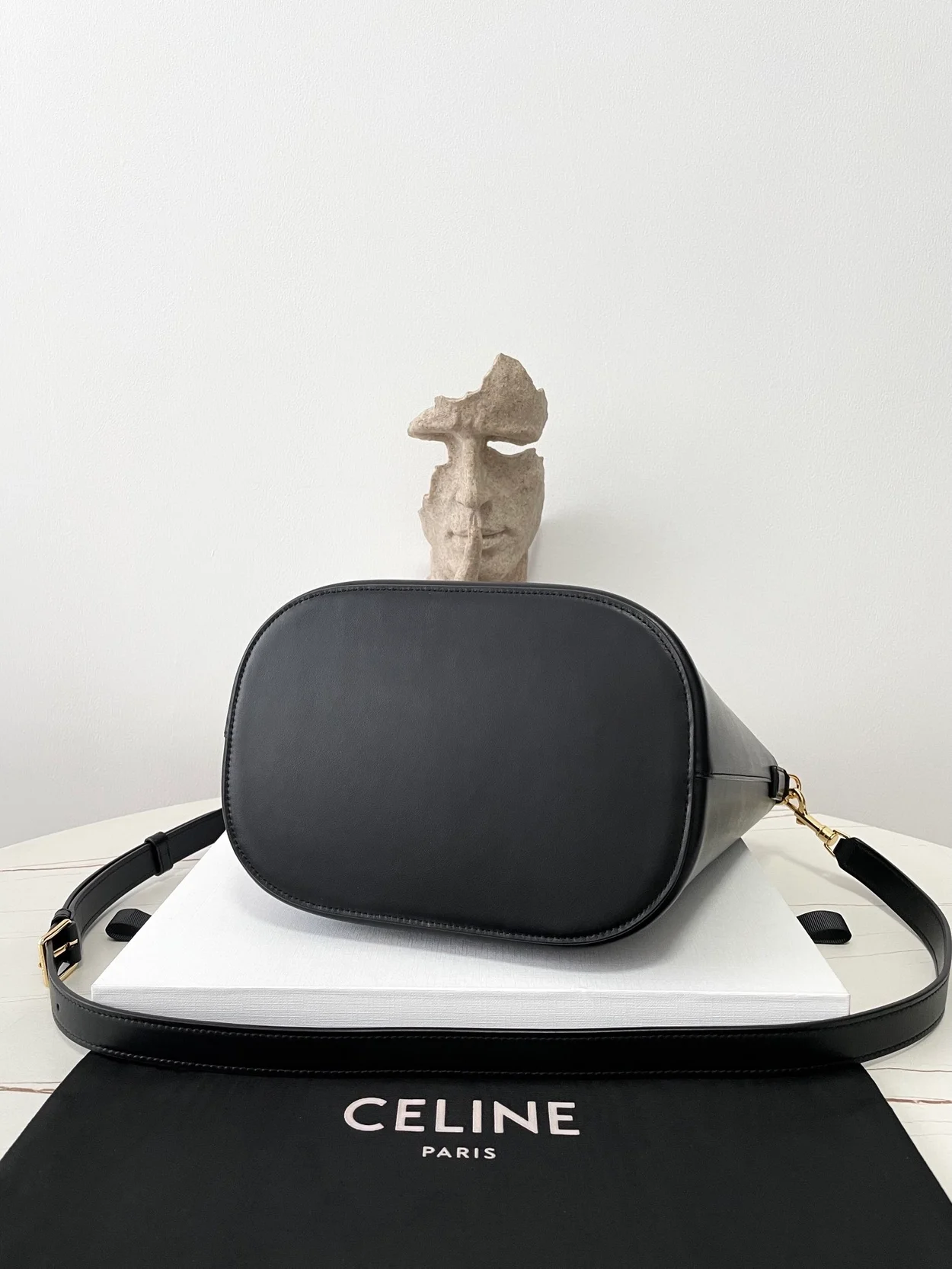 셀린느 미디엄 루이즈백