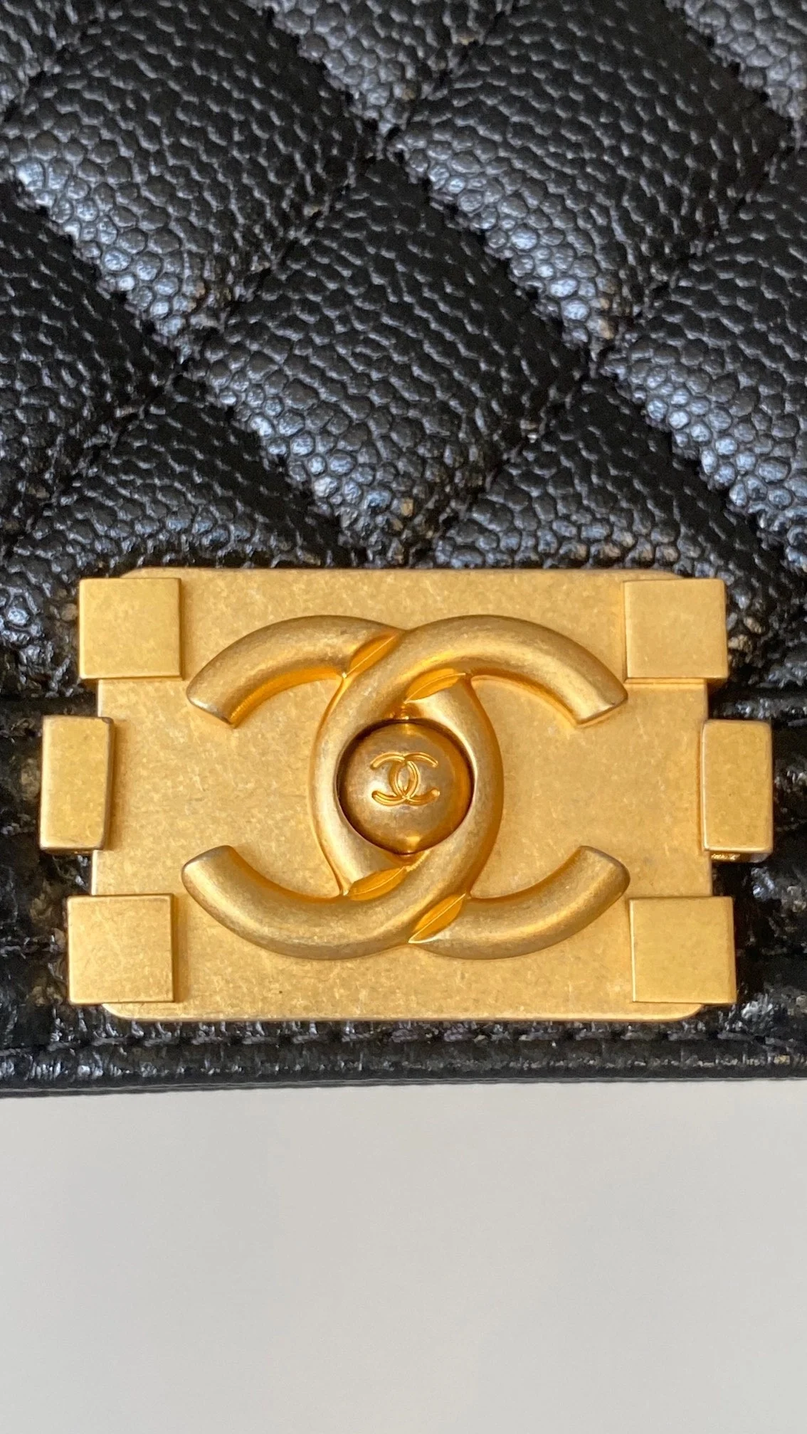 샤넬 보이백 미니 캐비어 블랙 빈티지 골드