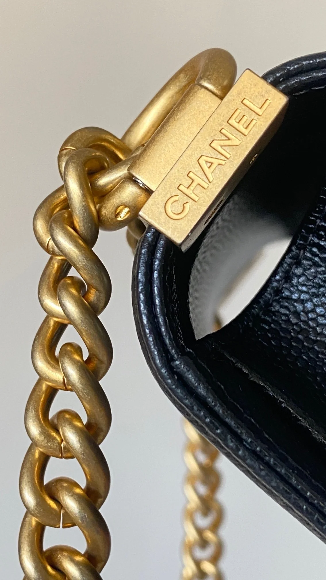 샤넬 보이백 미니 캐비어 블랙 빈티지 골드