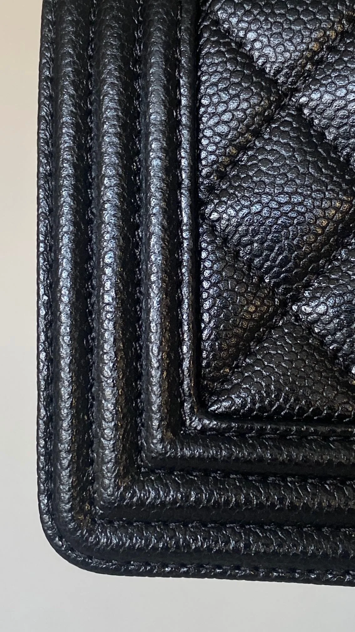 샤넬 보이백 미니 캐비어 블랙 빈티지 골드