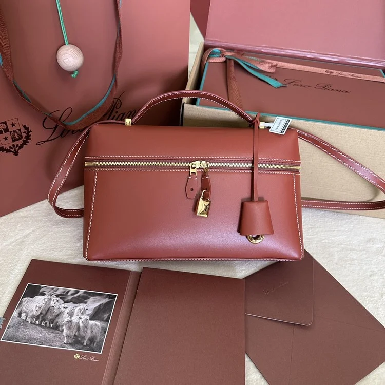 로로피아나 24ss 엑스트라백 L27