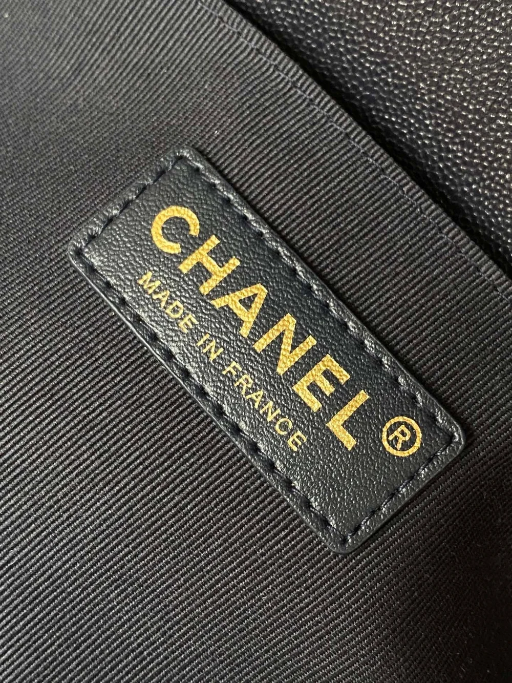 샤넬 보이백 쉐브론 미디움 캐비어 네이비 골드