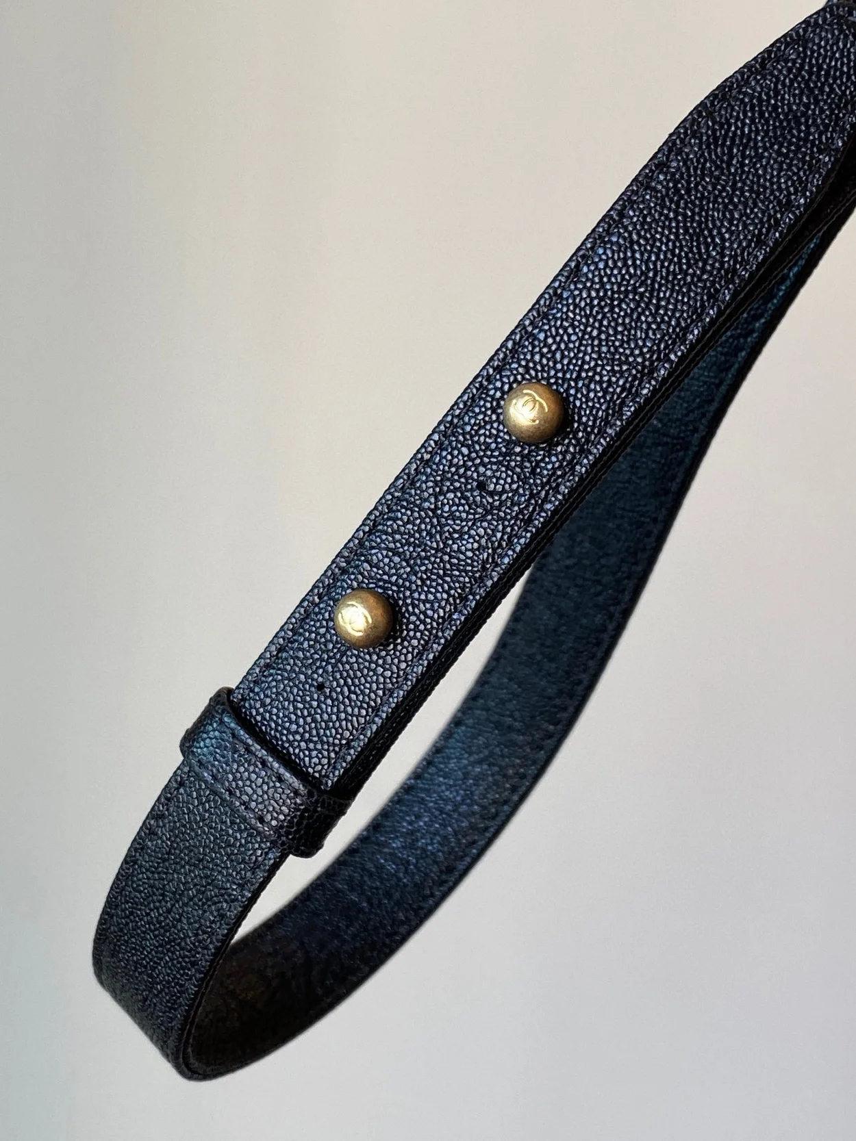 샤넬 보이백 쉐브론 미디움 캐비어 블랙 빈티지 골드