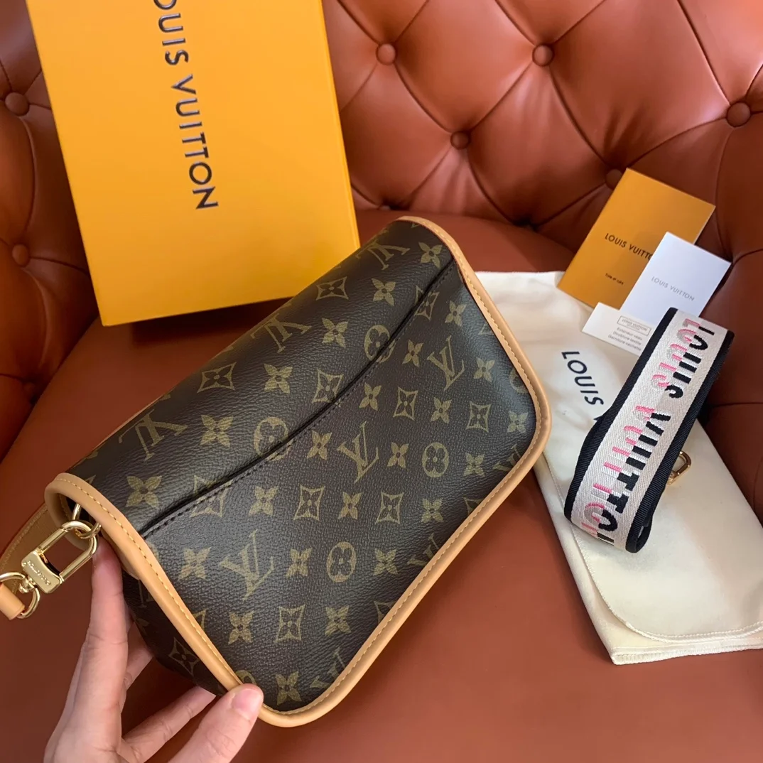 루이비통 다이앤 모노그램 백 M45985